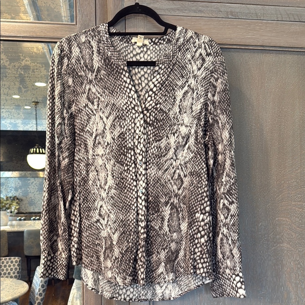 Soft Joie Women's Black and White Snake Print Top
